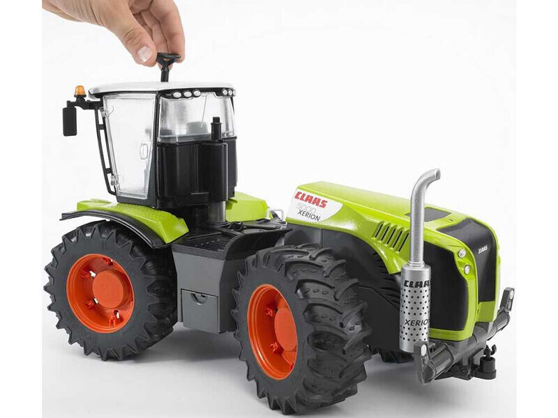 Bruder Traktor CLAAS Xerion 1:16 